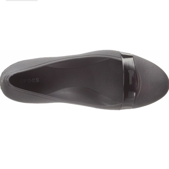 ⭐️ HOST PICK ⭐️ Crocs Brynn wedge, size 8 - Picture 5 of 8